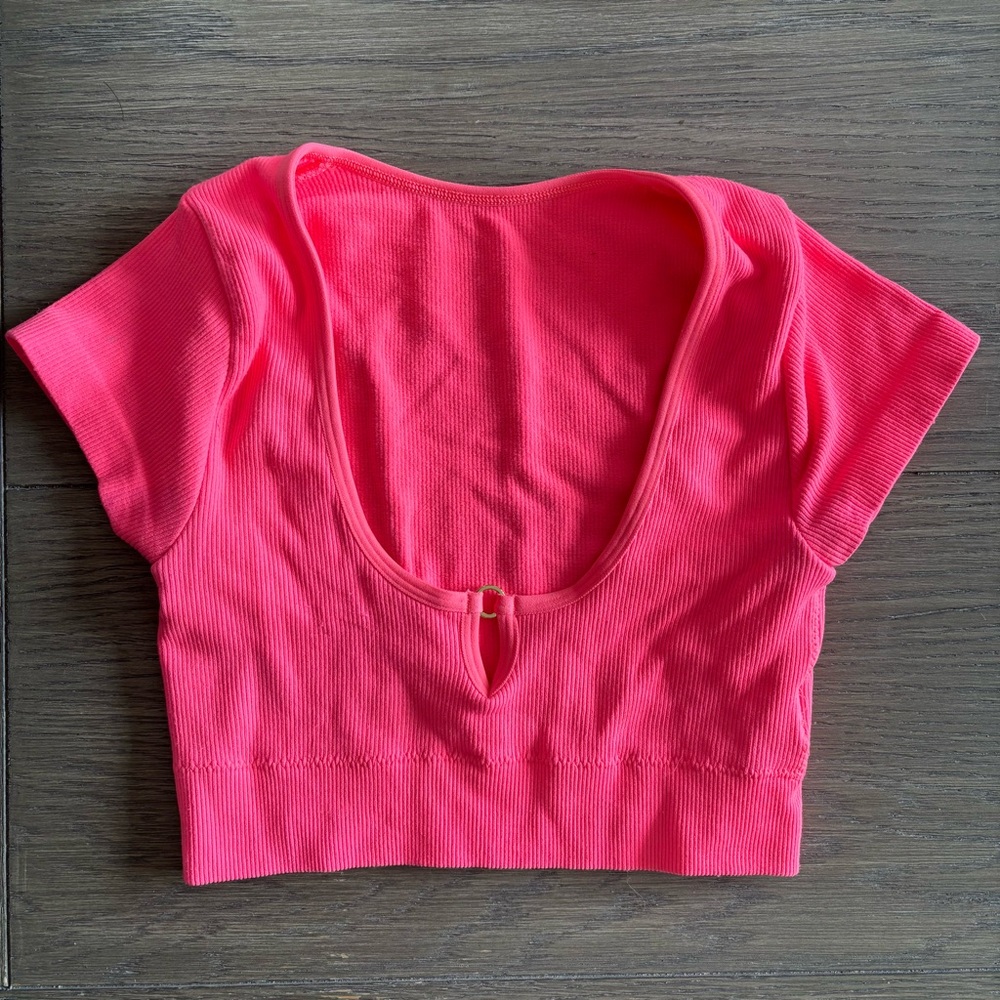 Aerie Vivid Pink Short Sleeve Crop Top